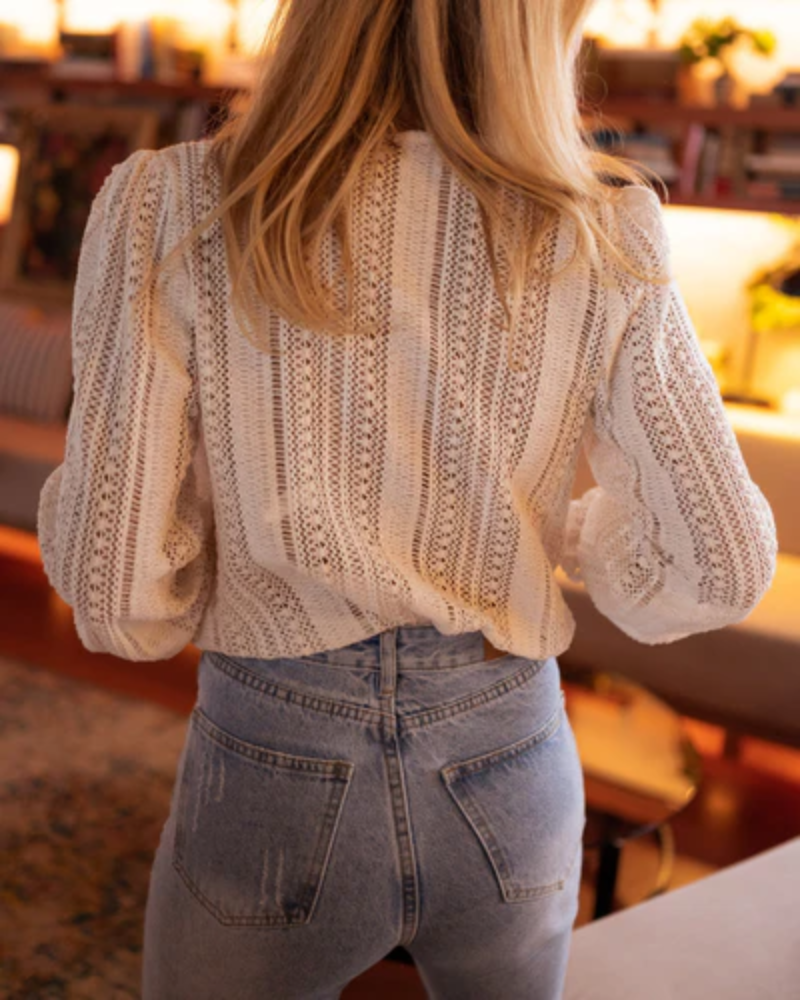 Sarena – Blouse bohème en crochet à manches bouffantes