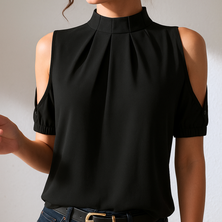 Prisca – Blouse plissée noire à manches fendues