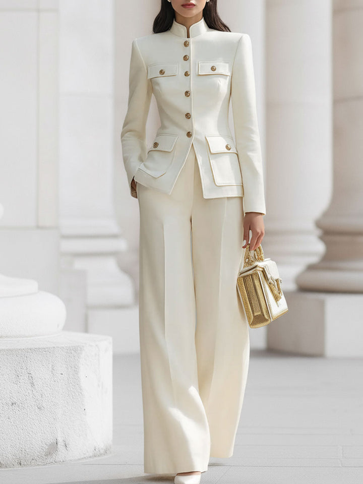 Christina - Costume sur mesure élégant crème avec accents dorés
