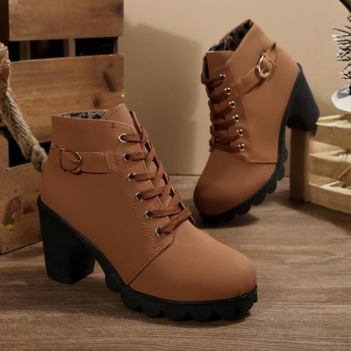 Tanitha – Bottines élégantes à lacets avec boucle en métal