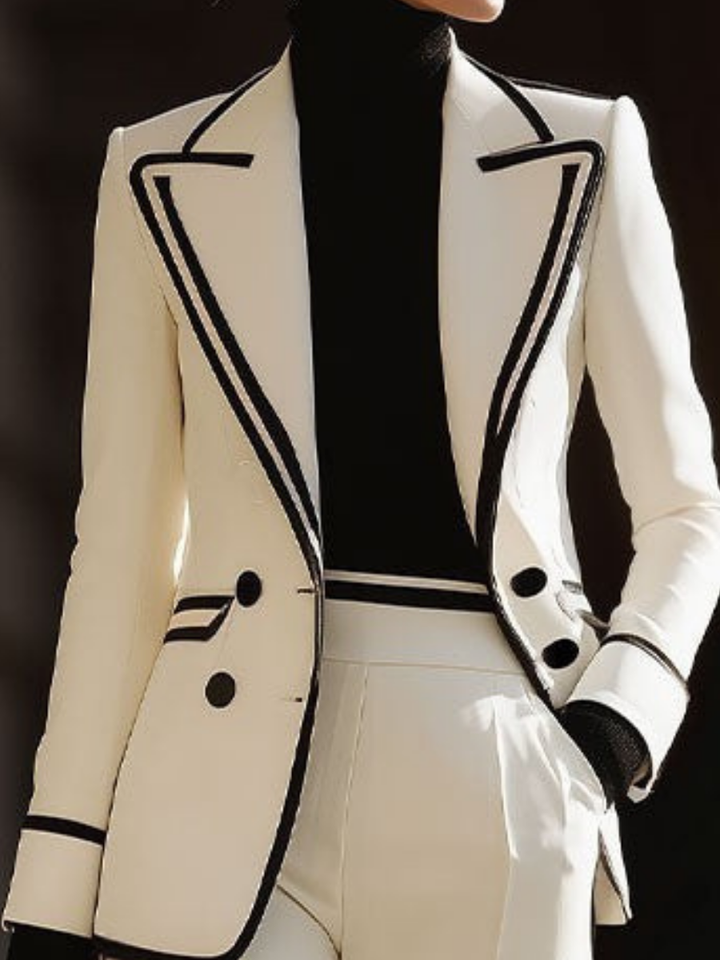 Hildegarde – un ensemble de costumes avec une double fermeture