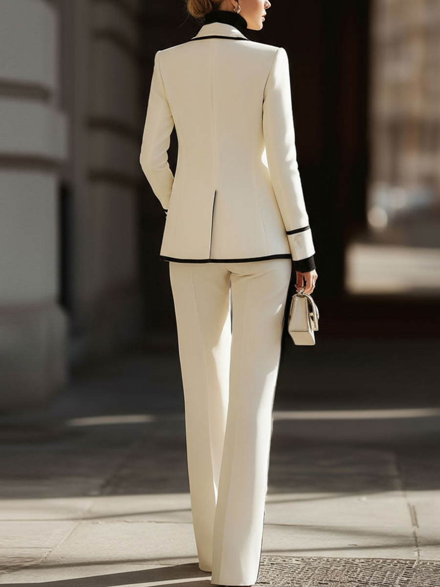 Hildegarde – un ensemble de costumes avec une double fermeture