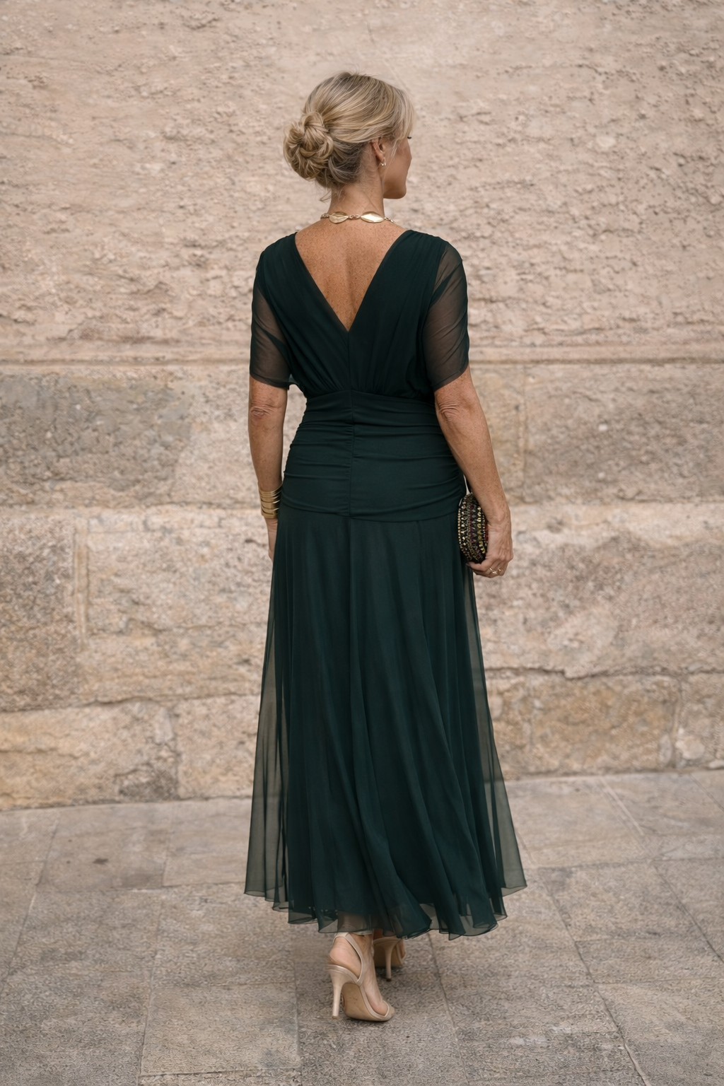 Robe de soirée longue élégante avec décolleté en V
