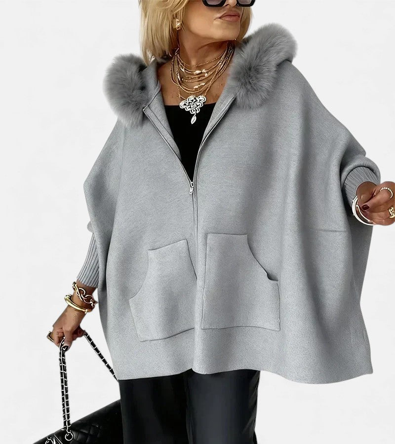 Soraya – Manteau ample à capuche et col fourrure