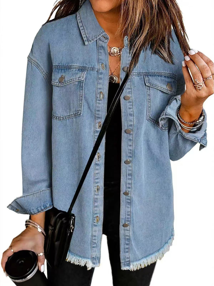 Iselka – Une veste en jean au style intemporel
