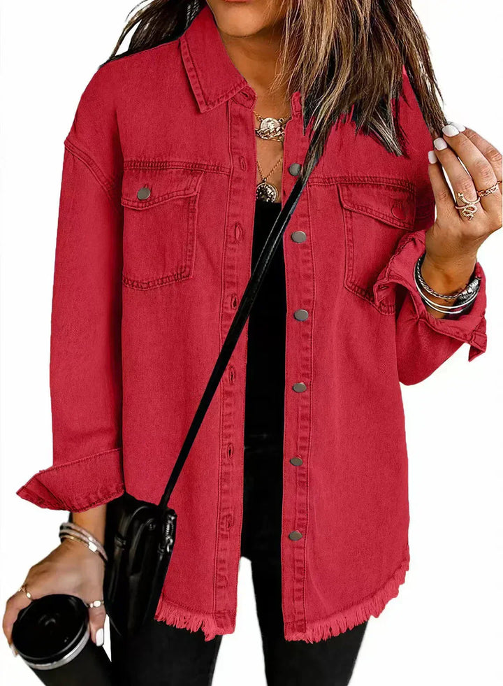 Iselka – Une veste en jean au style intemporel