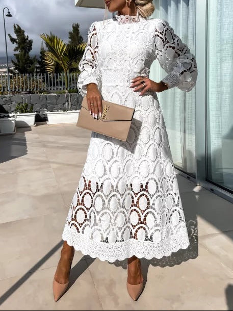Noor™ - Robe romantique avec des détails élaborés