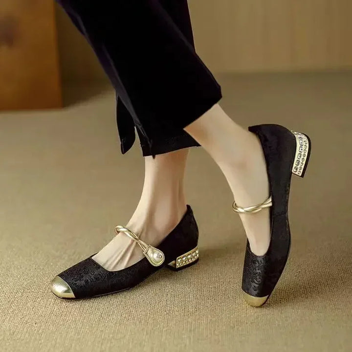 Melisa – Sandales stylées avec broderie et ajustement