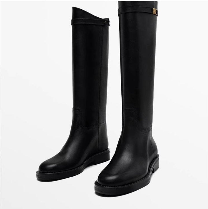 Żanetta – Boots en cuir avec une boucle subtile