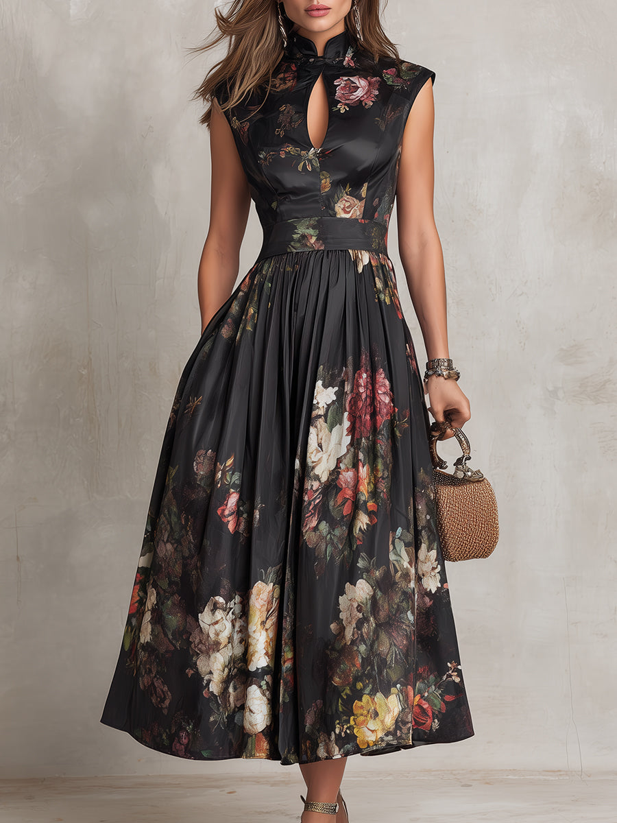 Violette | Robe midi plissée noire en satin avec motif floral et décolleté en forme d'oeil