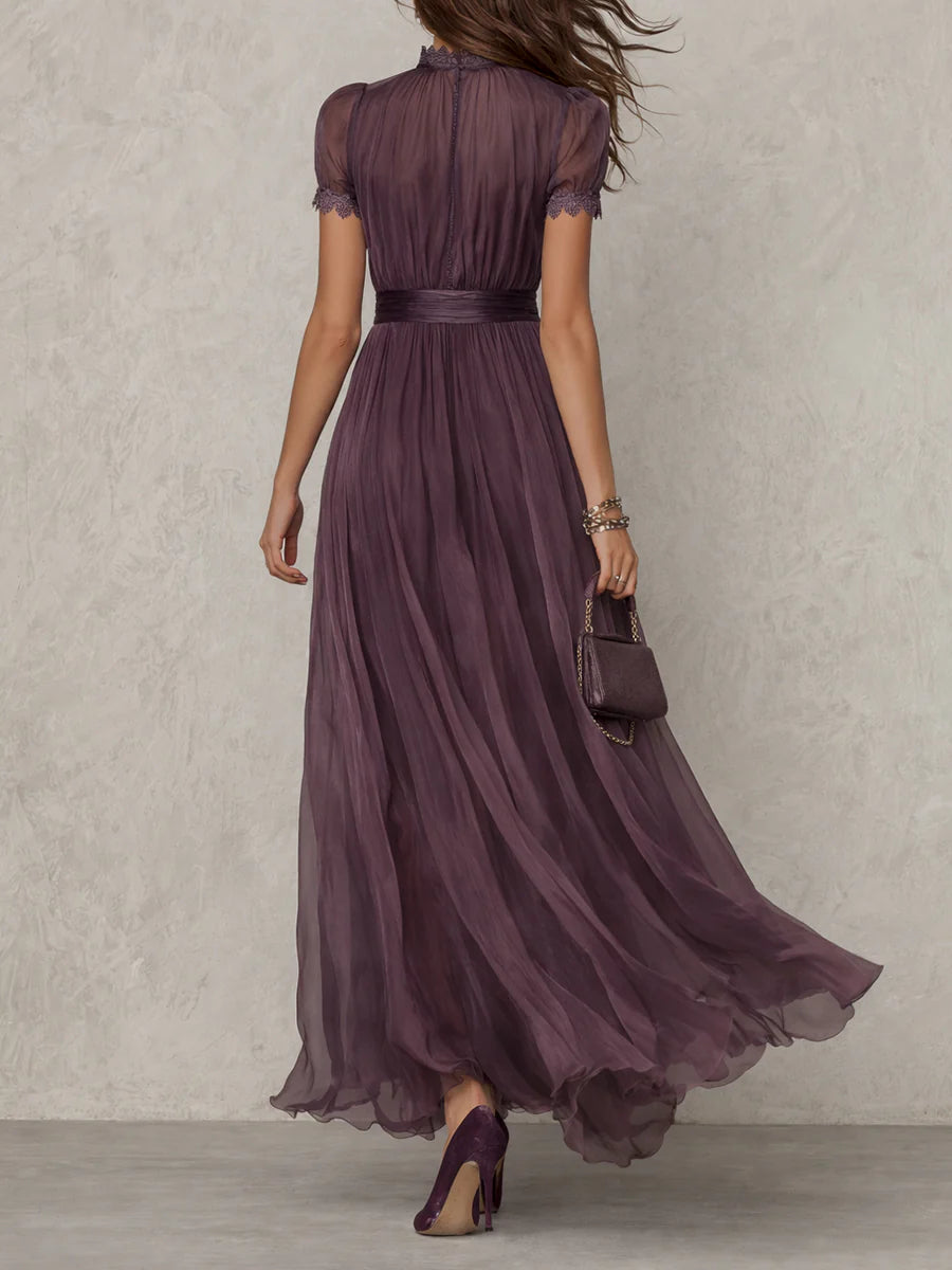 Flavie | Robe longue violette élégante en mousseline avec découpe