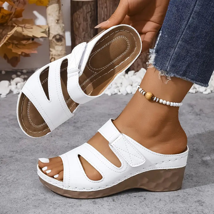 Zelinda – Sandales compensées élégantes à bride