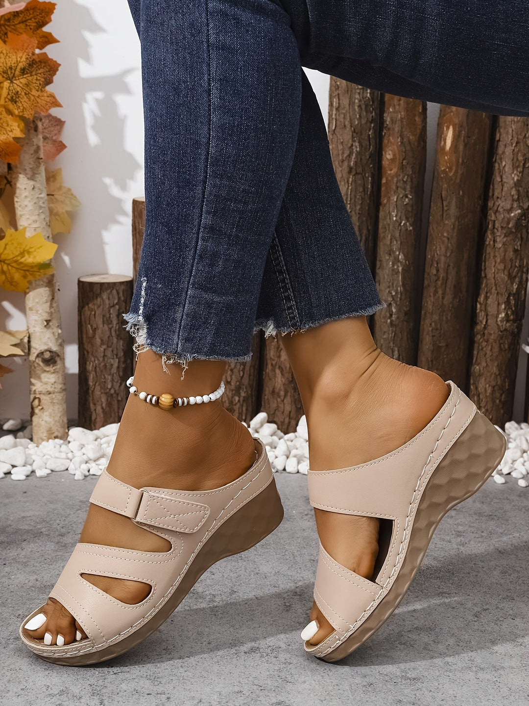 Zelinda – Sandales compensées élégantes à bride