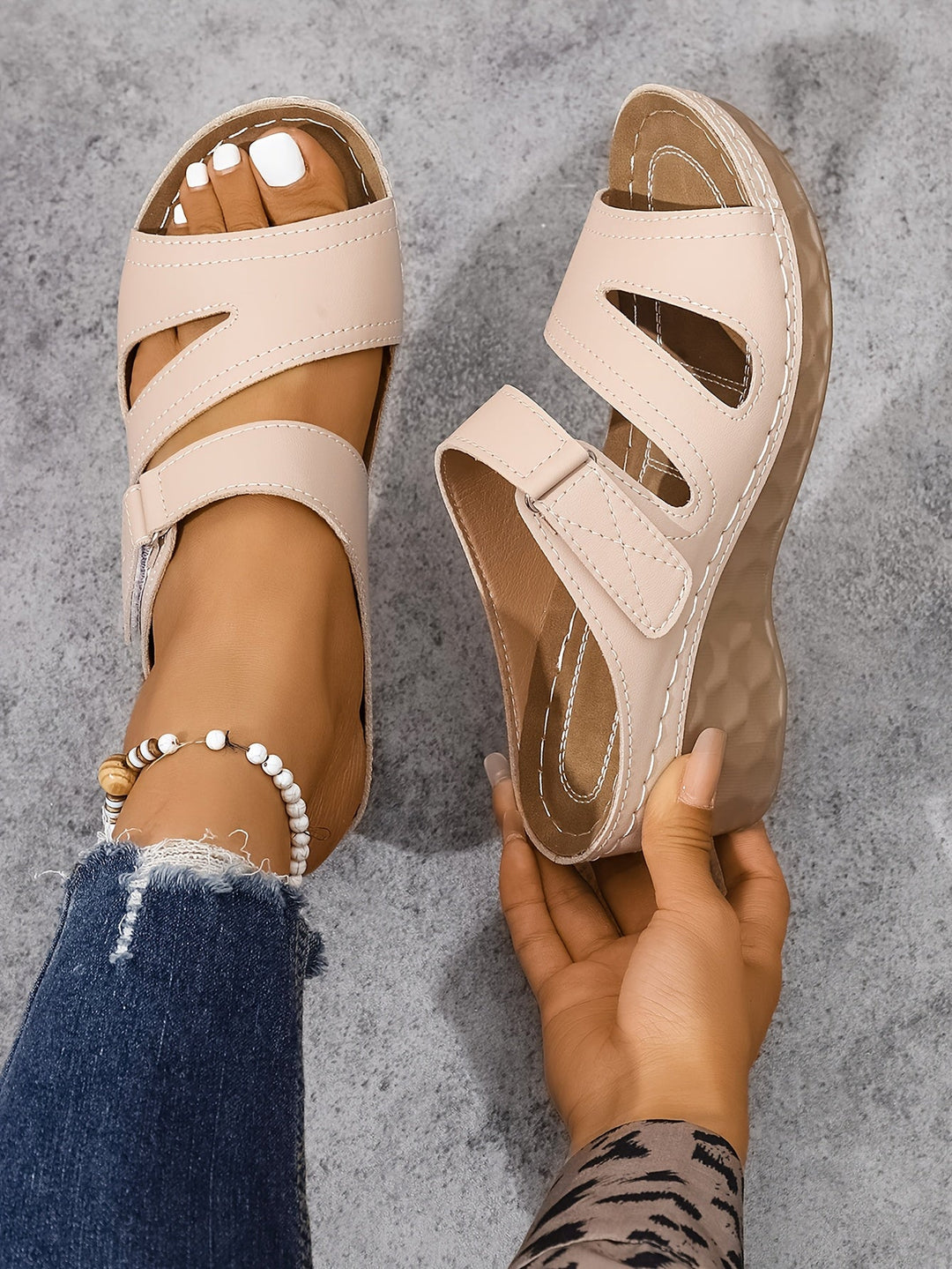Zelinda – Sandales compensées élégantes à bride