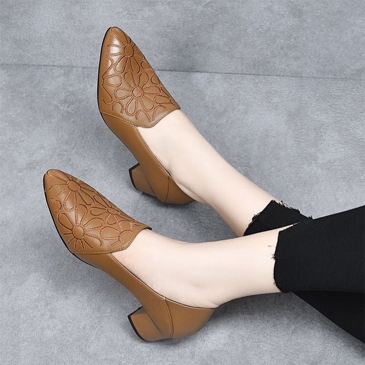 Olena – Escarpins brodés en cuir vegan
