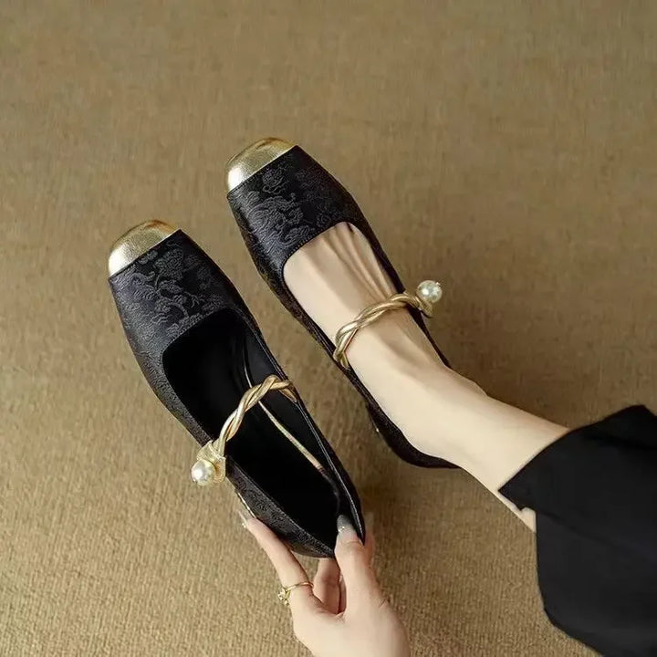 Melisa – Sandales stylées avec broderie et ajustement