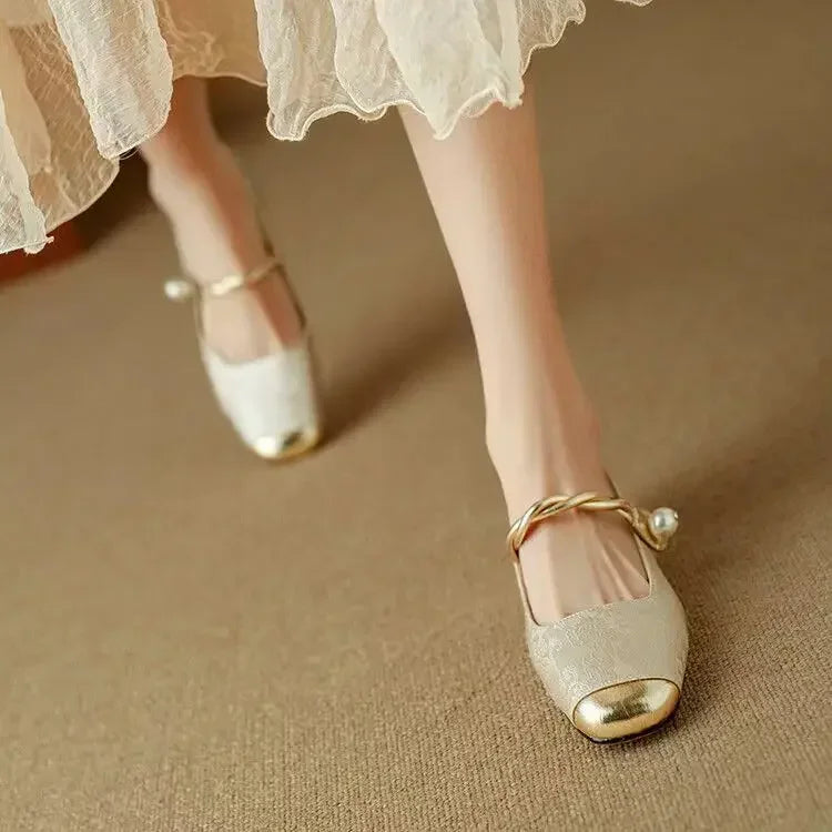 Melisa – Sandales stylées avec broderie et ajustement