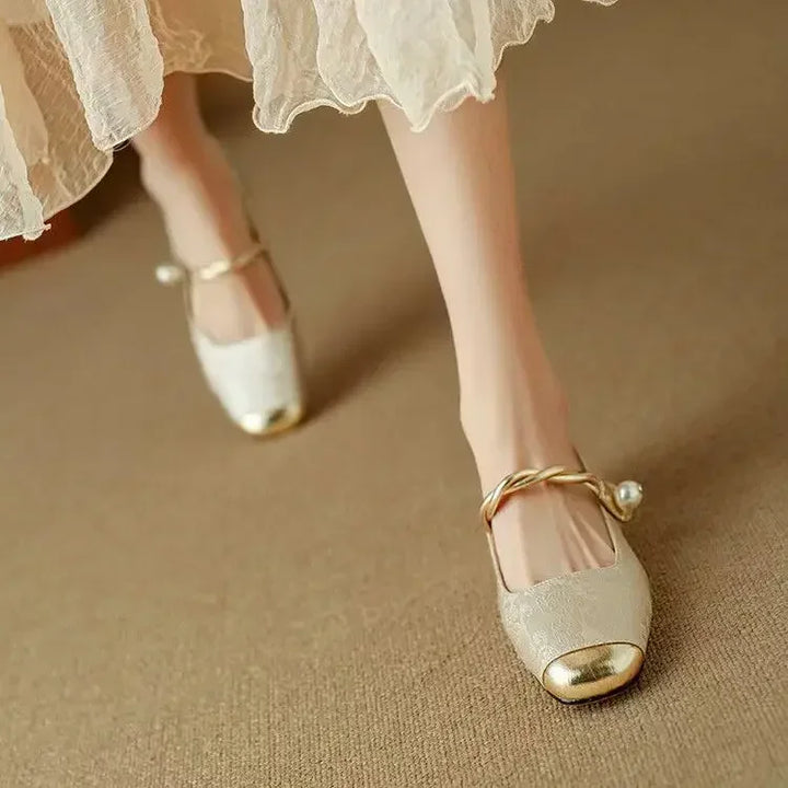 Melisa – Sandales stylées avec broderie et ajustement